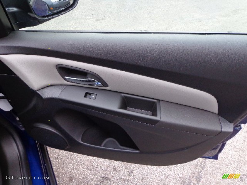 2013 Cruze LS - Blue Topaz Metallic / Jet Black/Medium Titanium photo #7