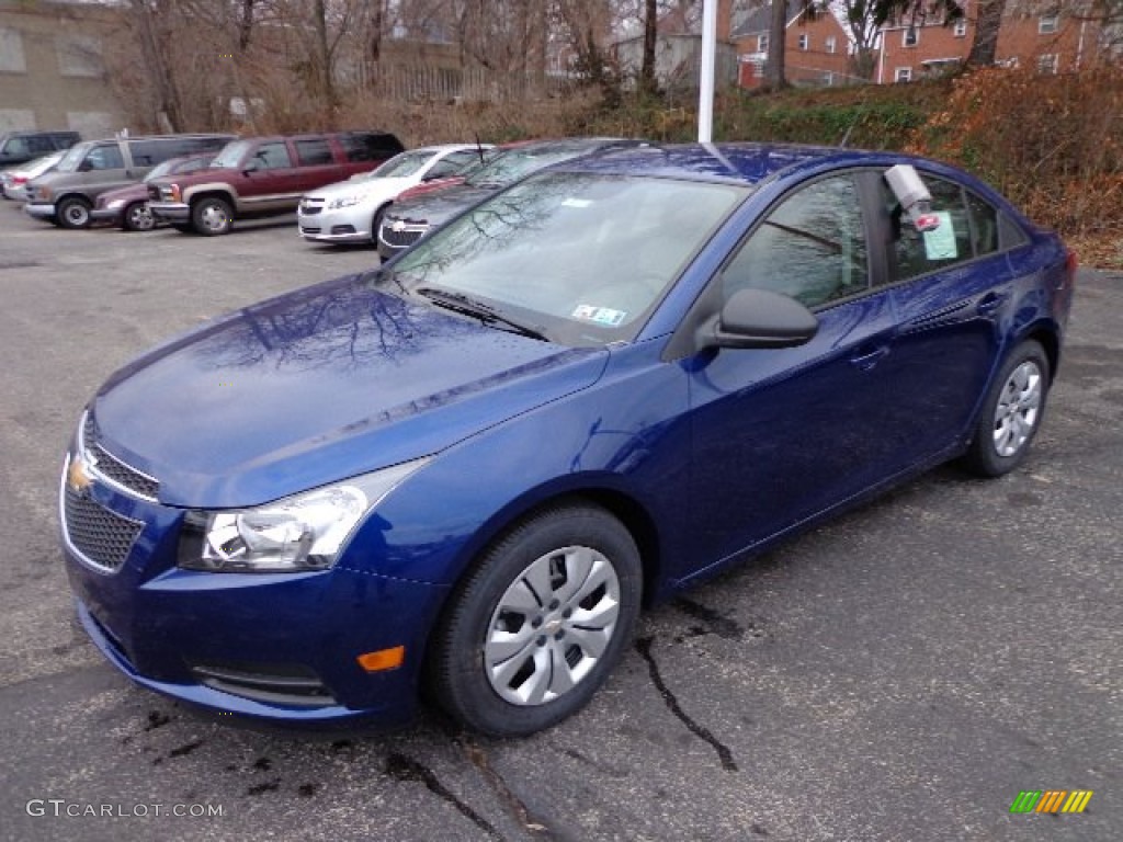 2013 Cruze LS - Blue Topaz Metallic / Jet Black/Medium Titanium photo #10