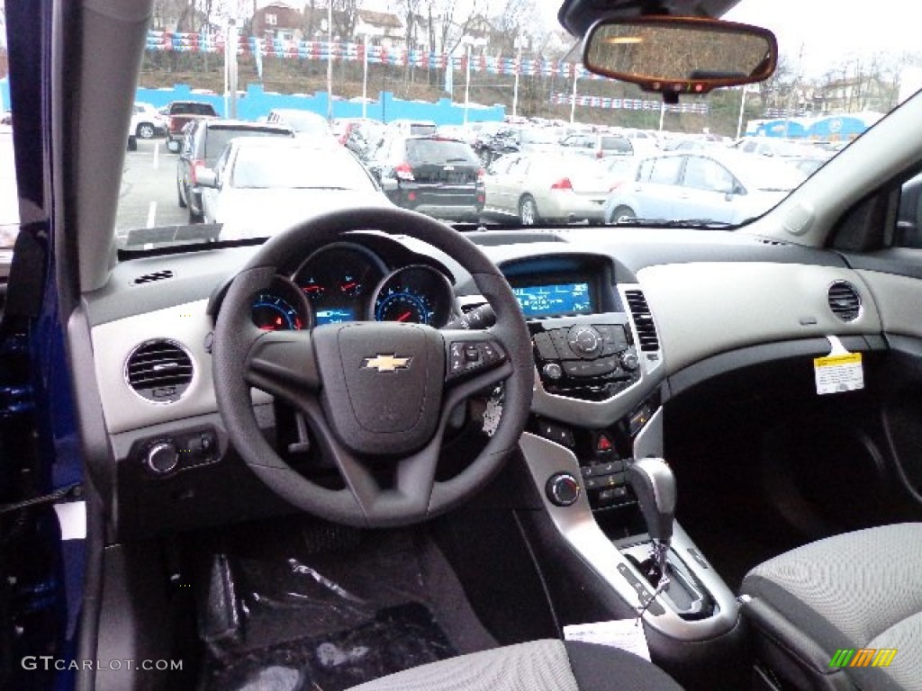 2013 Cruze LS - Blue Topaz Metallic / Jet Black/Medium Titanium photo #14