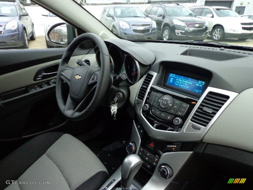 2013 Cruze LS - Blue Topaz Metallic / Jet Black/Medium Titanium photo #5