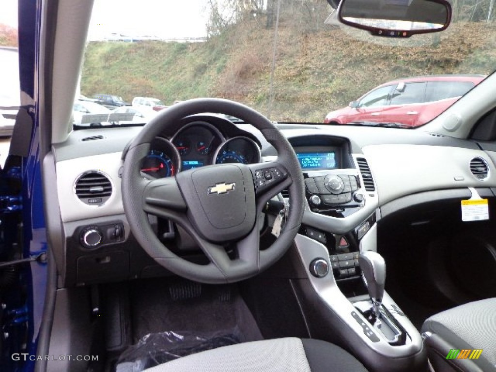 2013 Cruze LS - Blue Topaz Metallic / Jet Black/Medium Titanium photo #13
