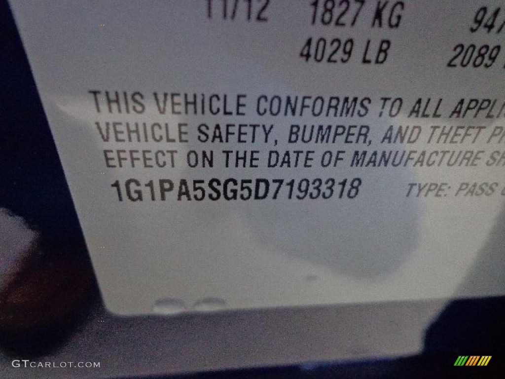 2013 Cruze LS - Blue Topaz Metallic / Jet Black/Medium Titanium photo #17