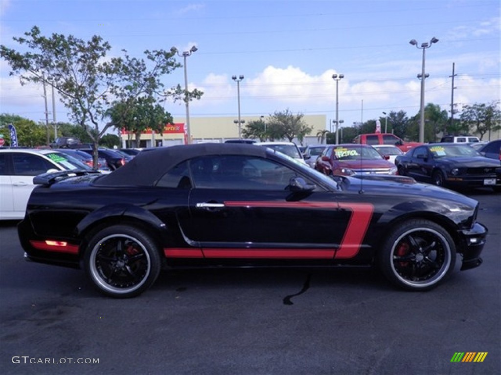 2005 Mustang V6 Premium Convertible - Black / Dark Charcoal photo #16