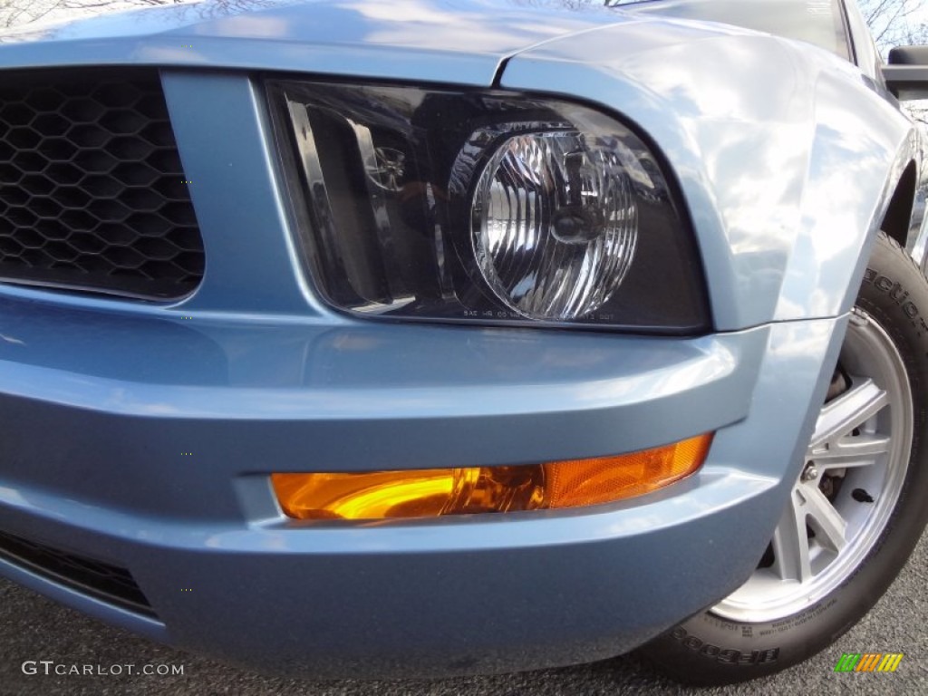2006 Mustang V6 Deluxe Coupe - Windveil Blue Metallic / Dark Charcoal photo #7