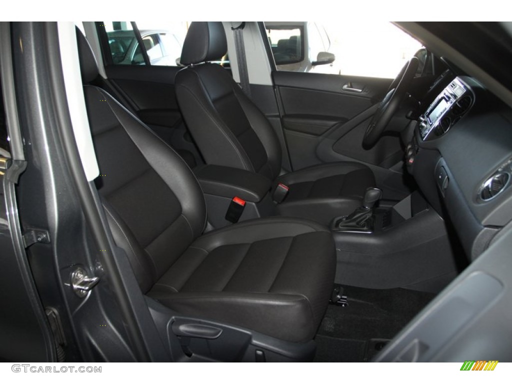 2013 Tiguan SE - Pepper Gray Metallic / Black photo #23