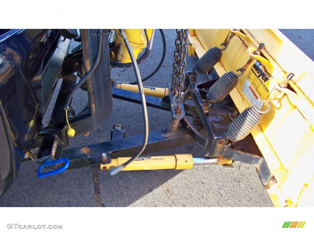 2008 Titan XE King Cab 4x4 - Majestic Blue / Charcoal photo #13