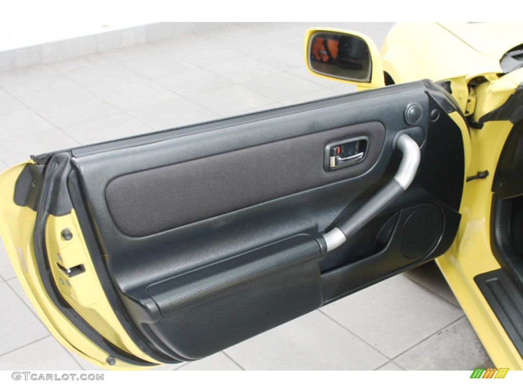 2001 MR2 Spyder Roadster - Solar Yellow / Black photo #14