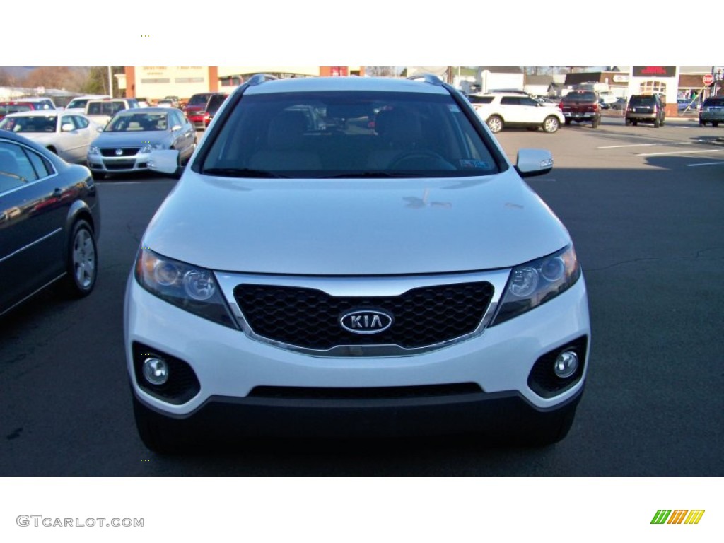 2011 Sorento EX AWD - Snow White Pearl / Beige photo #2