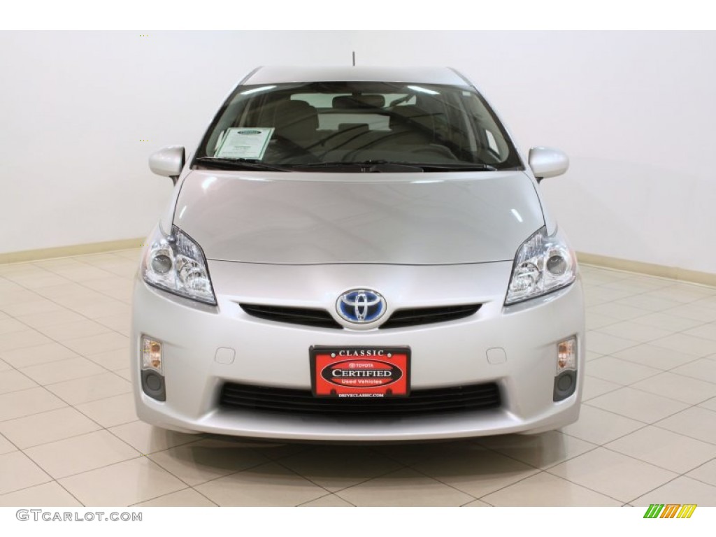2010 Prius Hybrid III - Classic Silver Metallic / Dark Gray photo #2