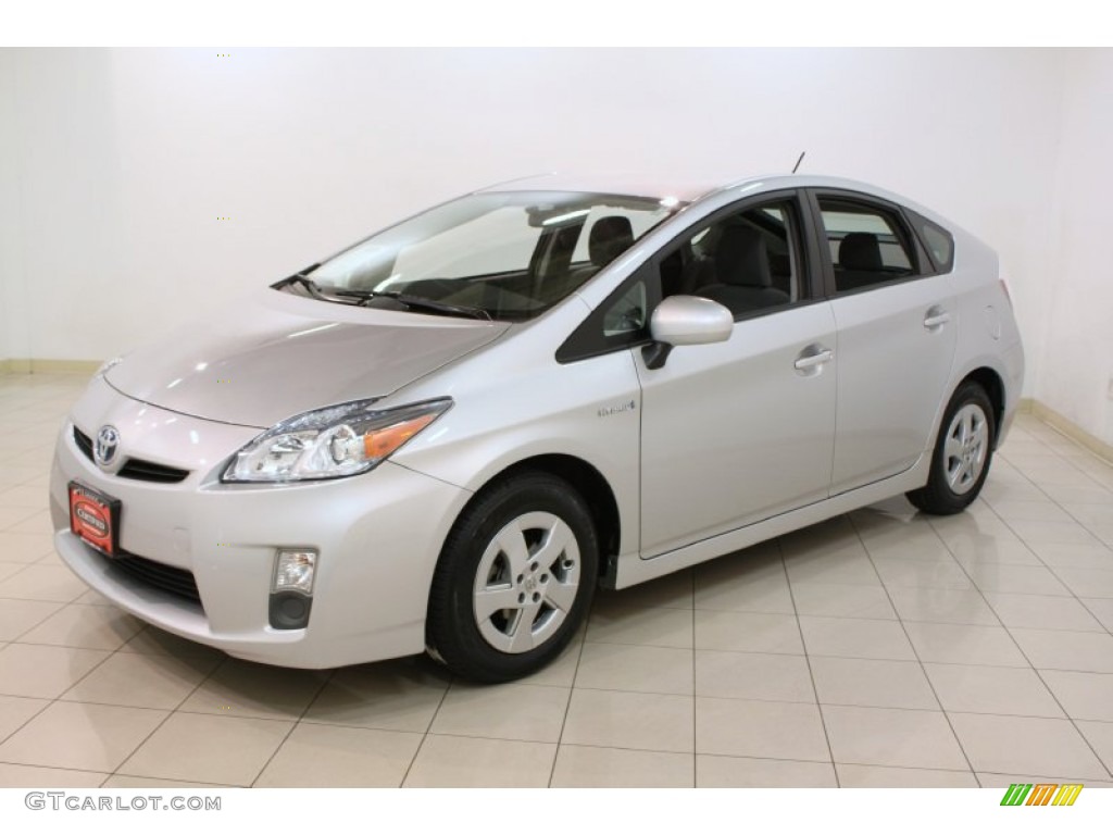 2010 Prius Hybrid III - Classic Silver Metallic / Dark Gray photo #3