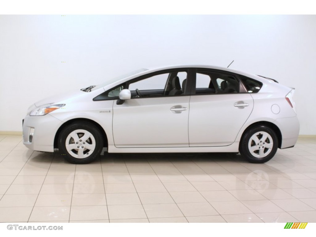 2010 Prius Hybrid III - Classic Silver Metallic / Dark Gray photo #4