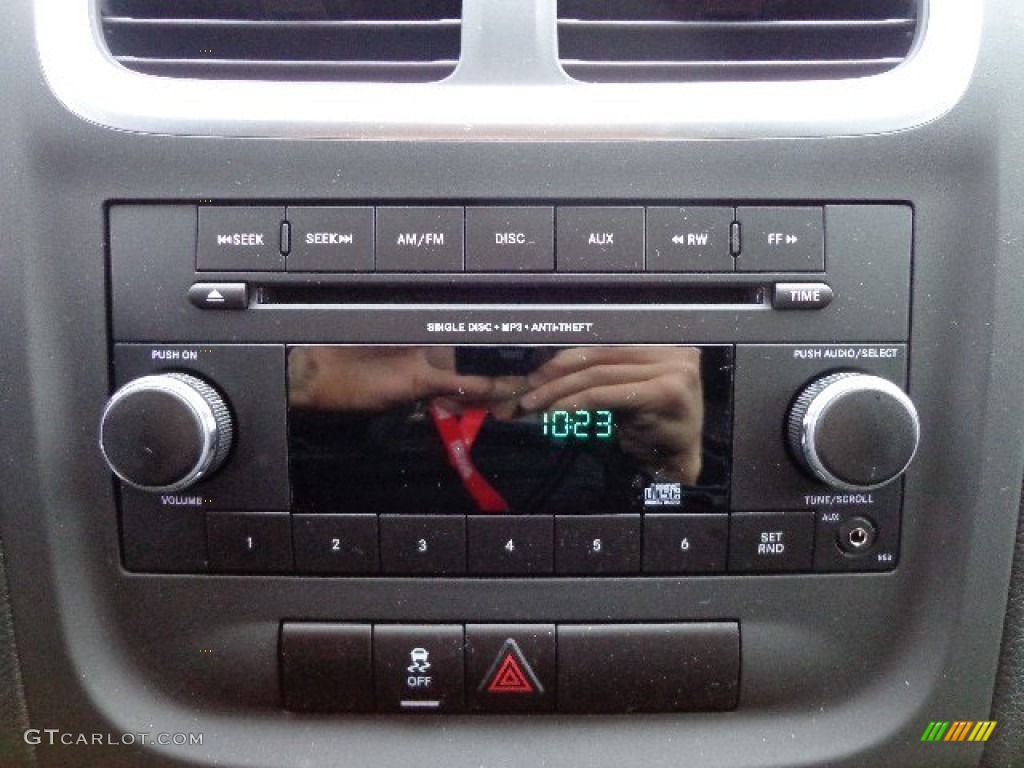 2013 Dodge Avenger SE Audio System Photo #74723641