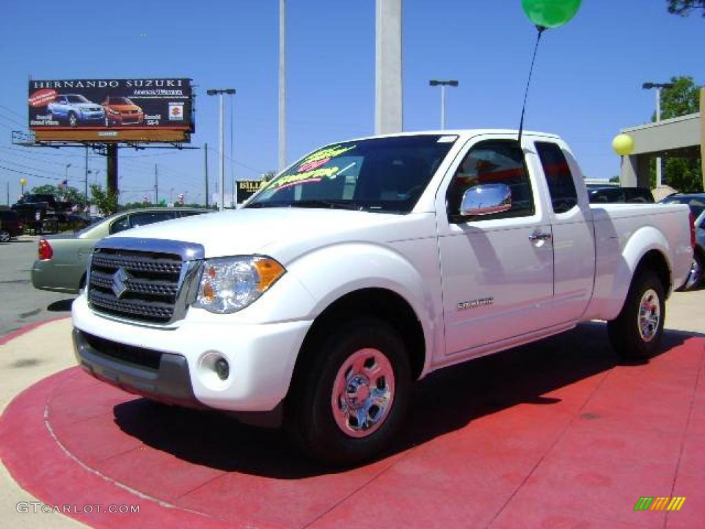 2009 Equator Extended Cab - Glacier White / Graphite photo #3