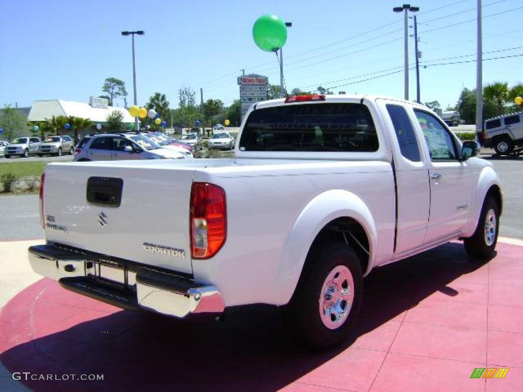 2009 Equator Extended Cab - Glacier White / Graphite photo #7