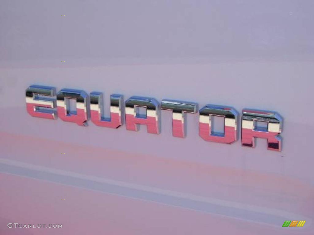 2009 Equator Extended Cab - Glacier White / Graphite photo #10