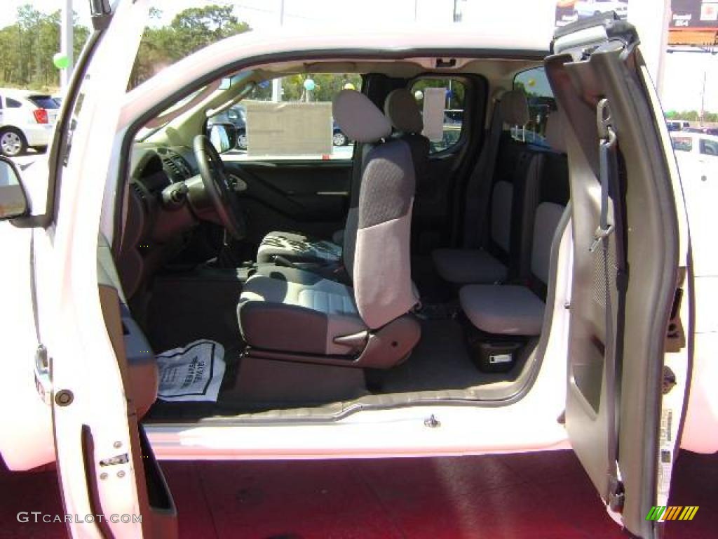 2009 Equator Extended Cab - Glacier White / Graphite photo #14