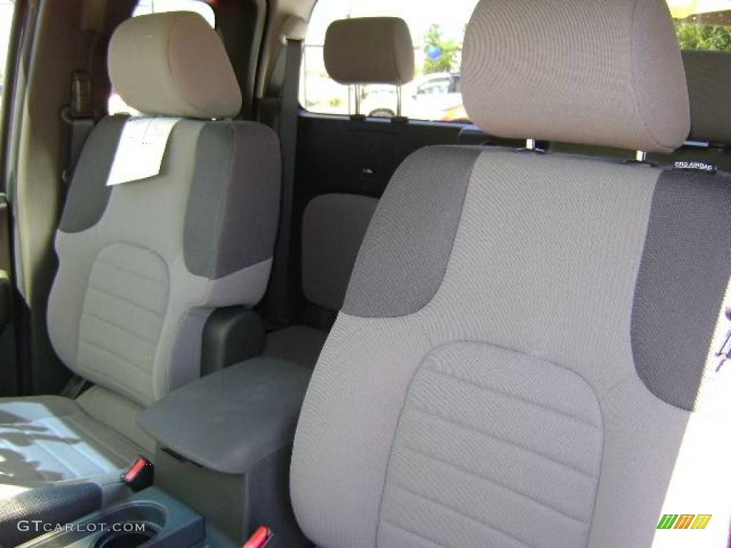 2009 Equator Extended Cab - Glacier White / Graphite photo #16