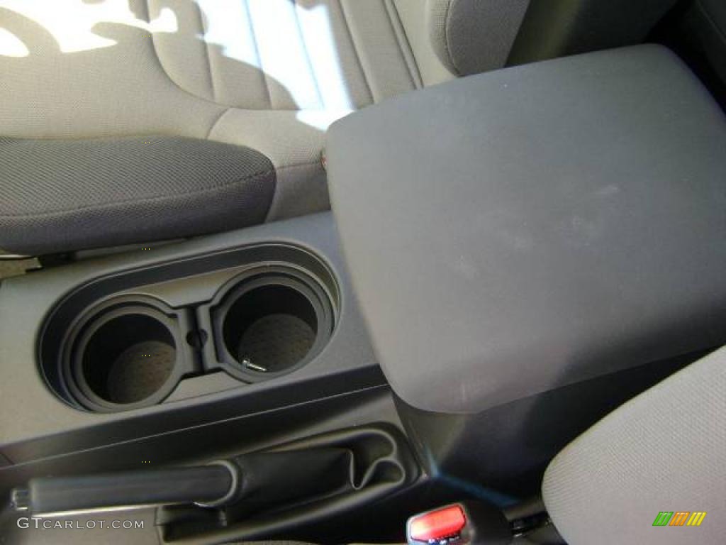 2009 Equator Extended Cab - Glacier White / Graphite photo #34