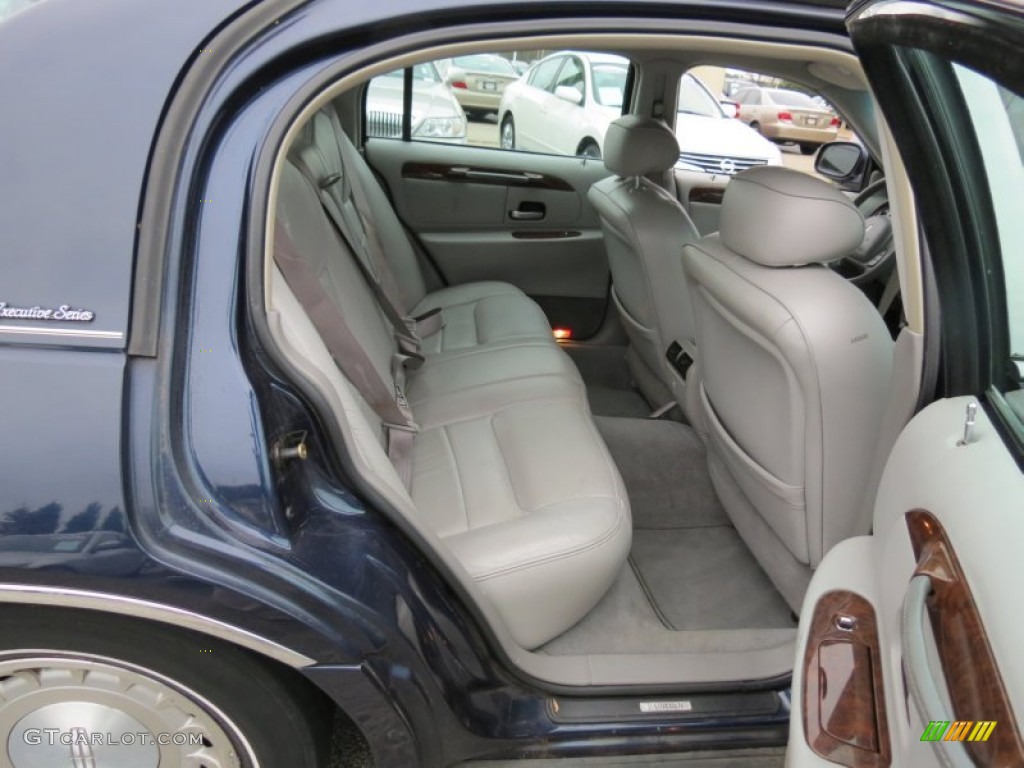 Light Graphite Interior 2001 Lincoln Town Car Executive Photo #74730333