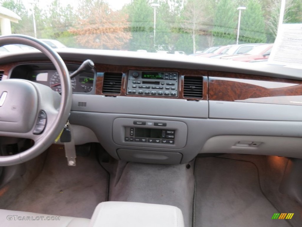 2001 Lincoln Town Car Executive Light Graphite Dashboard Photo #74730361