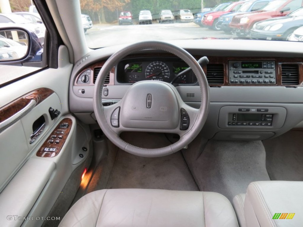 2001 Lincoln Town Car Executive Light Graphite Dashboard Photo #74730372