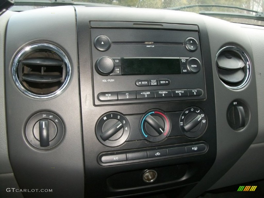 2007 Ford F150 XLT SuperCrew 4x4 Controls Photo #74735552