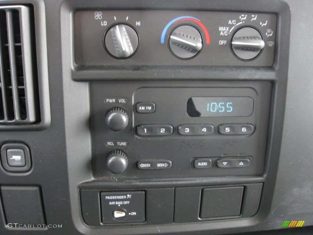2004 Chevrolet Express 3500 Refrigerated Commercial Van Controls Photos