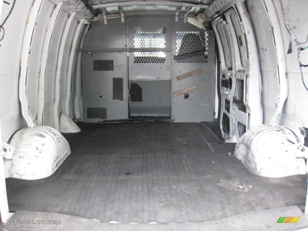 2004 Express 2500 Cargo Van - Summit White / Medium Dark Pewter photo #5