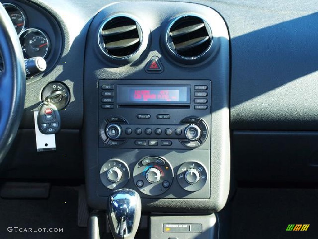 2007 Pontiac G6 GT Convertible Controls Photo #74738560
