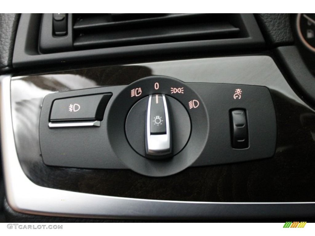 2011 BMW 5 Series 535i Sedan Controls Photo #74739532