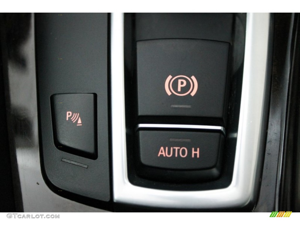 2011 BMW 5 Series 535i Sedan Controls Photo #74739601
