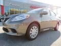 Titanium - Versa 1.6 SV Sedan Photo No. 1