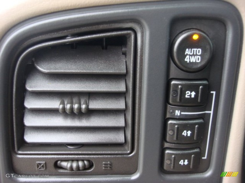 2004 Chevrolet Tahoe Z71 4x4 Controls Photo #74740411