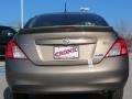 Titanium - Versa 1.6 SV Sedan Photo No. 4