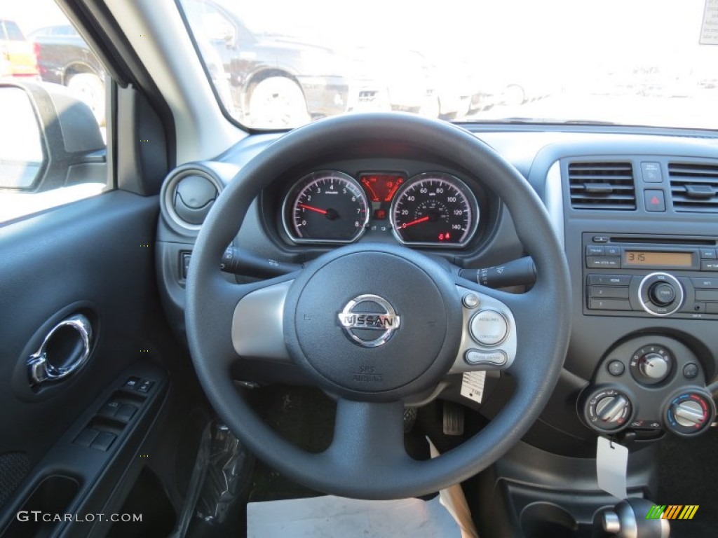 2013 Nissan Versa 1.6 SV Sedan Steering Wheel Photos