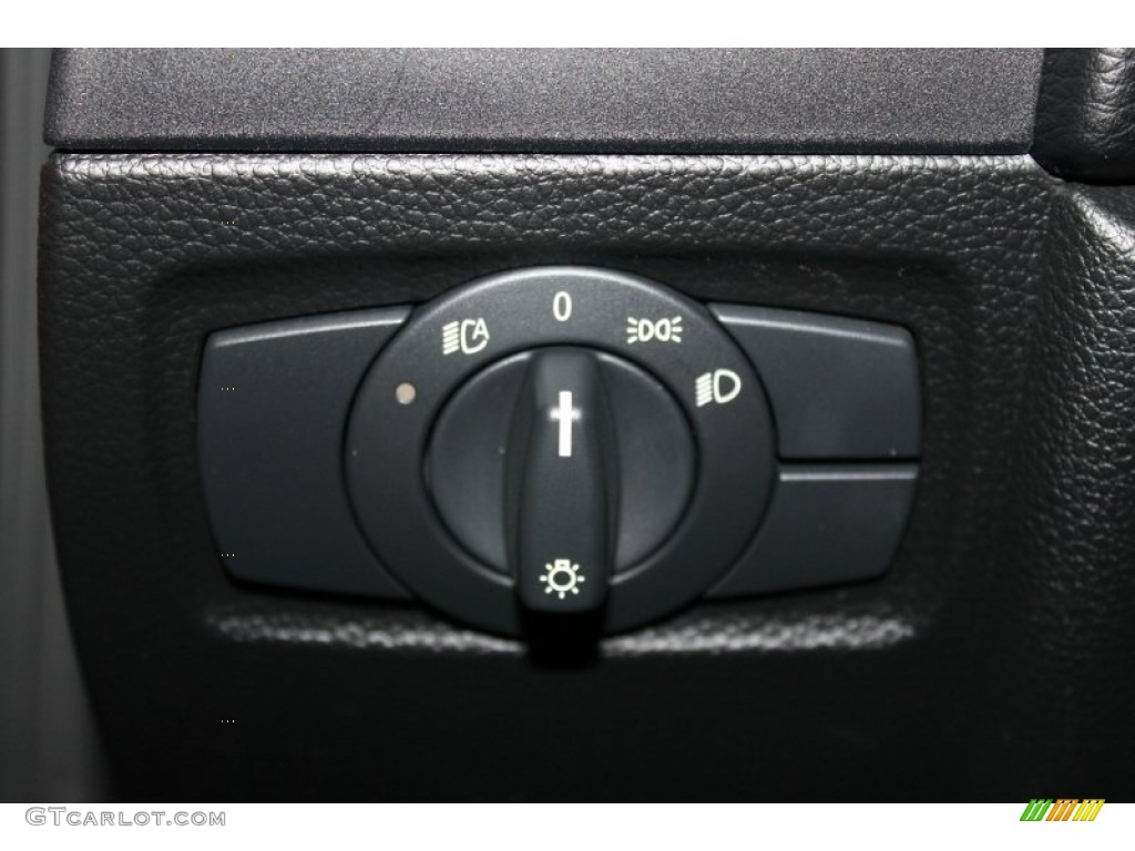 2011 BMW 1 Series 135i Coupe Controls Photo #74741510