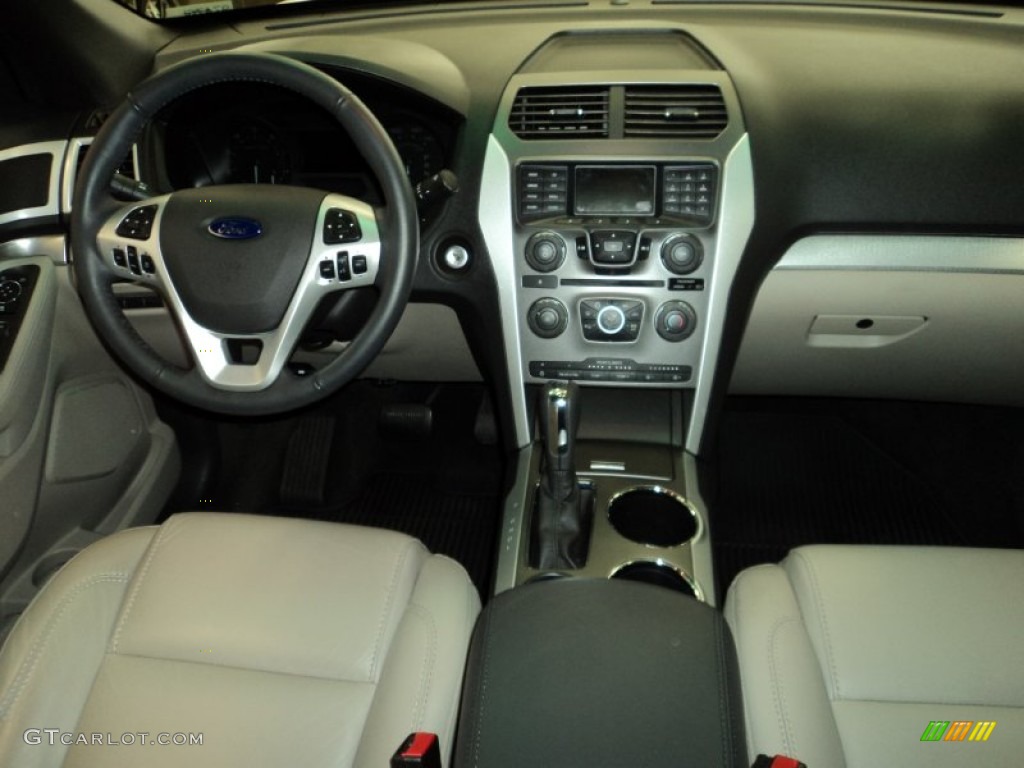 2012 Explorer XLT EcoBoost - White Platinum Tri-Coat / Medium Light Stone photo #24