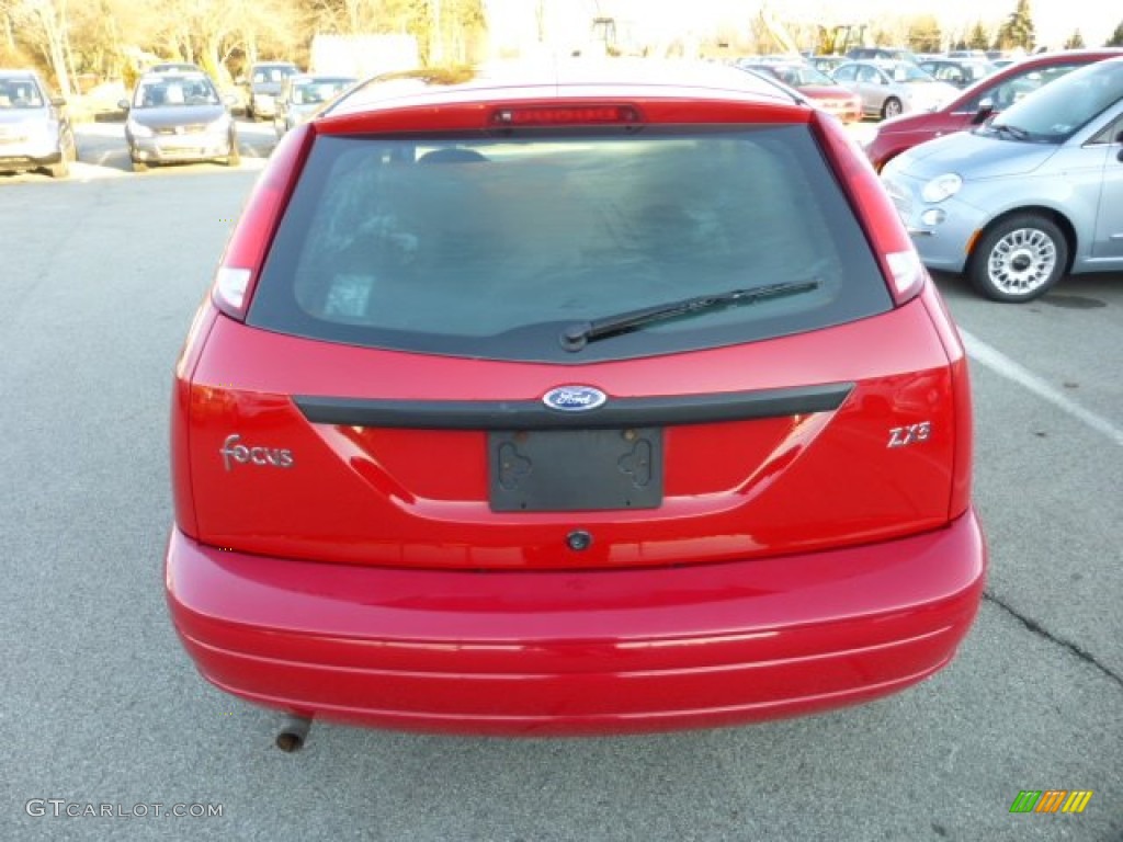 Infra-Red 2004 Ford Focus ZX3 Coupe Exterior Photo #74744004
