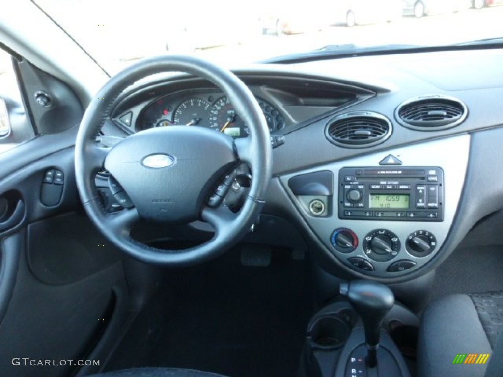 2004 Ford Focus ZX3 Coupe Dark Charcoal Dashboard Photo #74744167