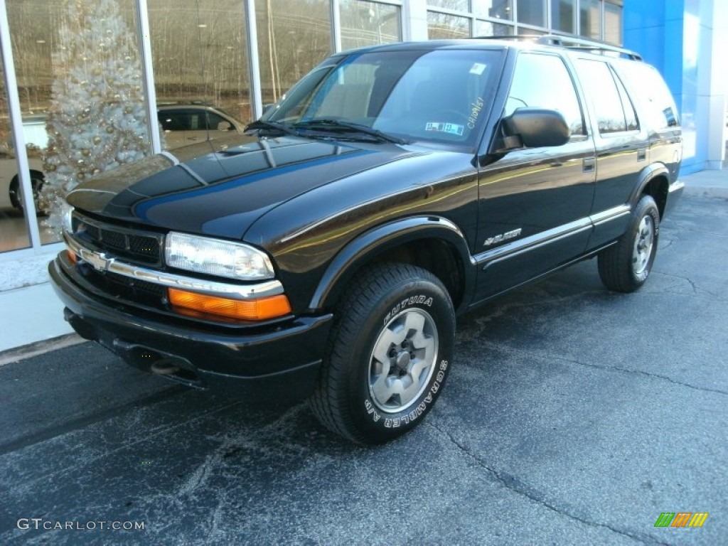 Black Chevrolet Blazer