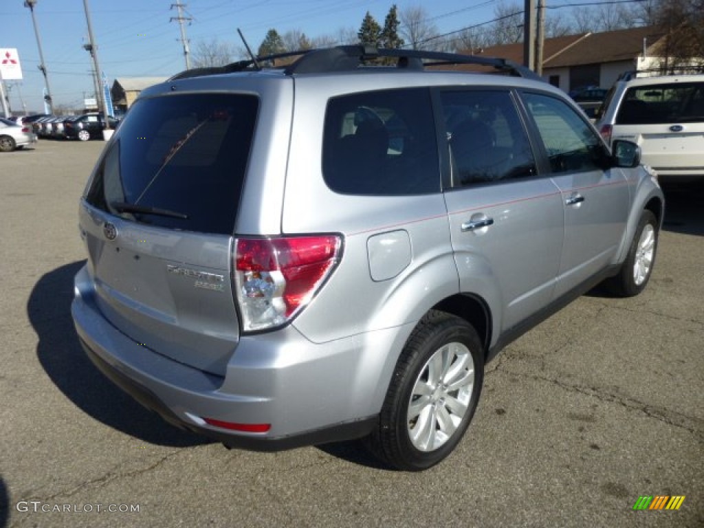 2012 Forester 2.5 X Premium - Ice Silver Metallic / Black photo #6