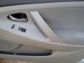 Super White - Camry LE Photo No. 22