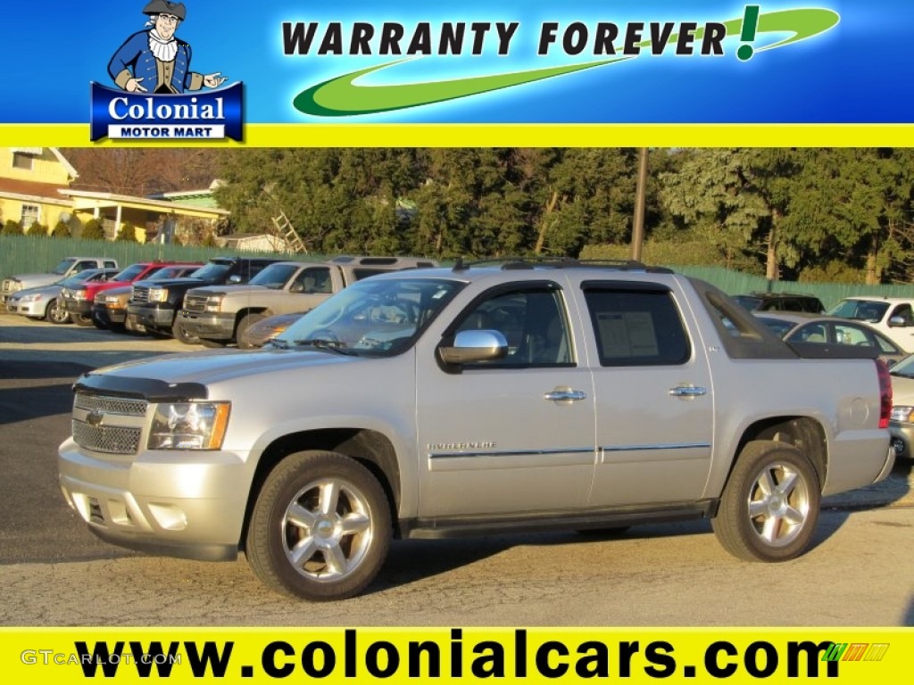 Sheer Silver Metallic Chevrolet Avalanche