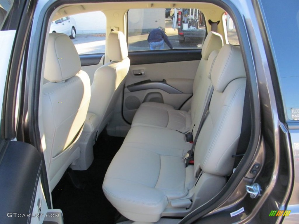 2010 Mitsubishi Outlander XLS 4WD Rear Seat Photo #74754086