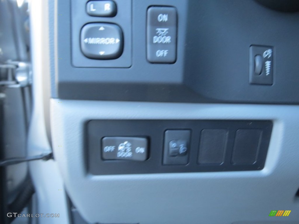 2013 Tundra Double Cab - Silver Sky Metallic / Graphite photo #28