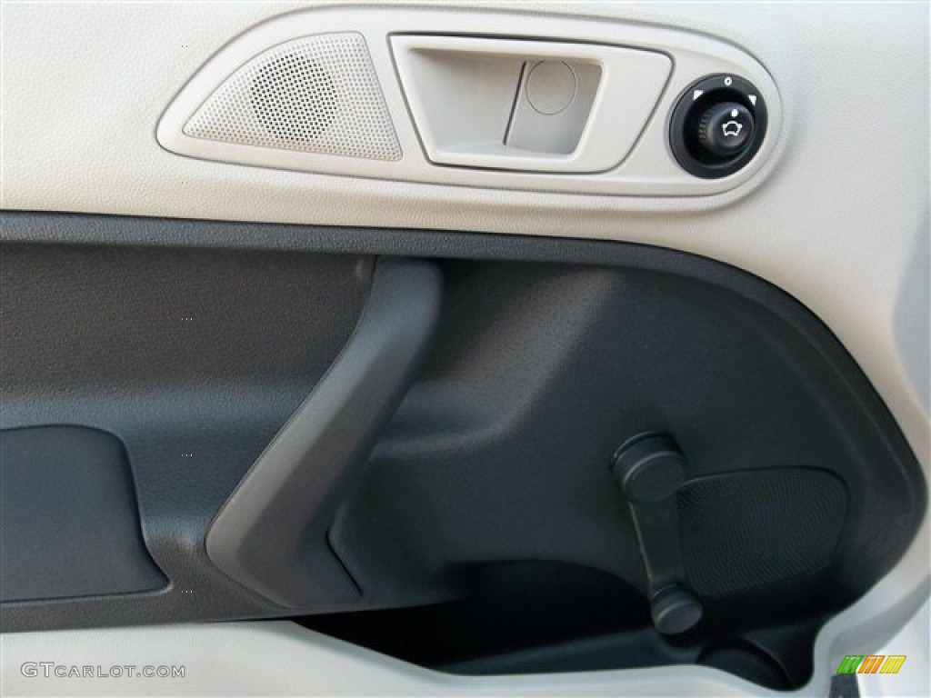 2013 Fiesta S Sedan - Oxford White / Charcoal Black/Light Stone photo #16