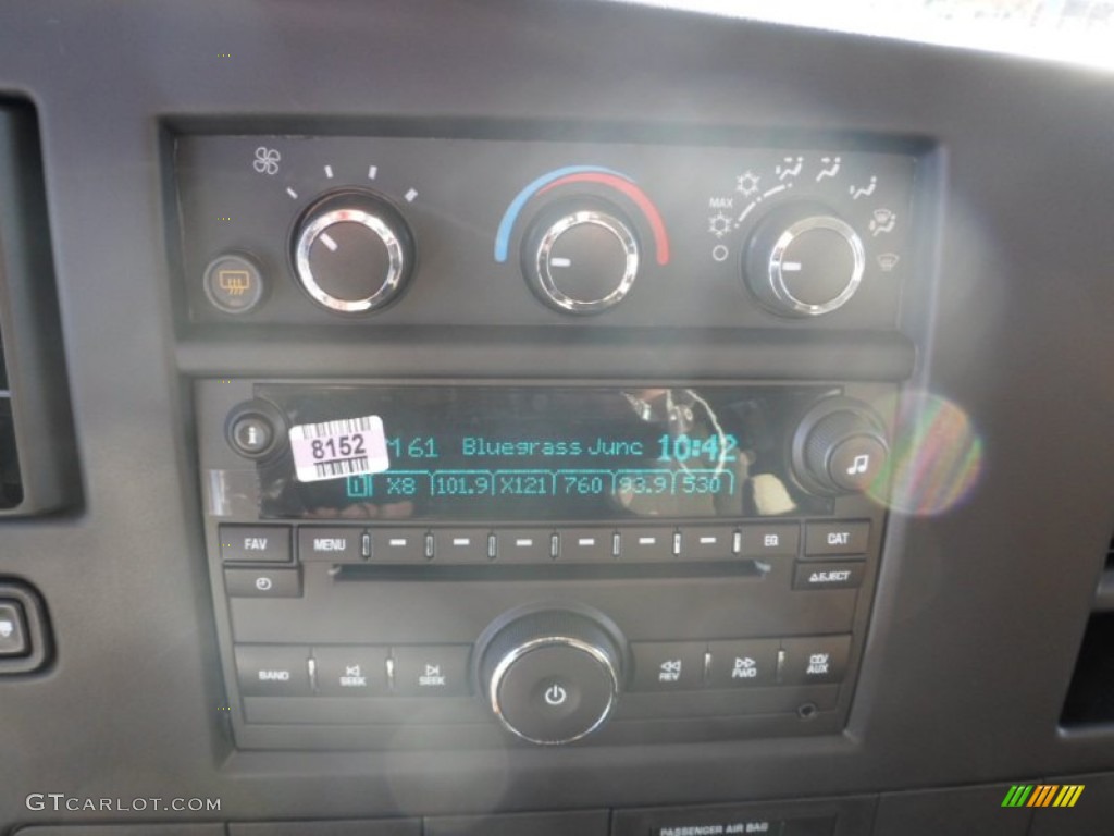 2013 Express LT 1500 AWD Passenger Van - Sandstone Metallic / Neutral photo #21