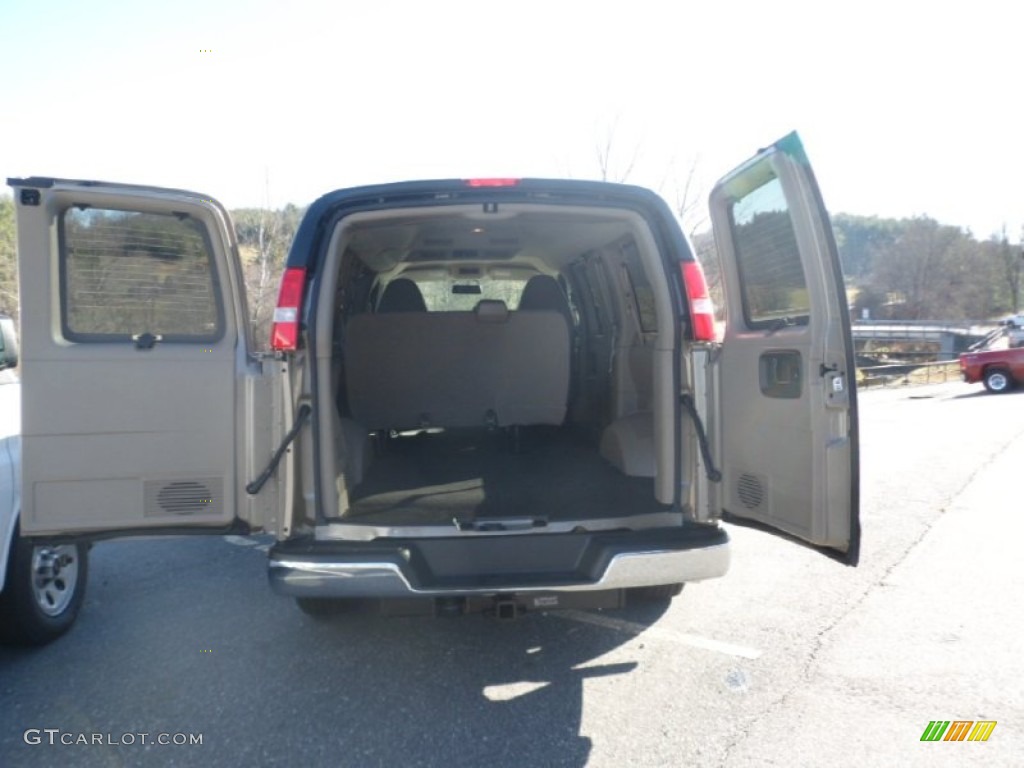 2013 Express LT 1500 AWD Passenger Van - Sandstone Metallic / Neutral photo #27