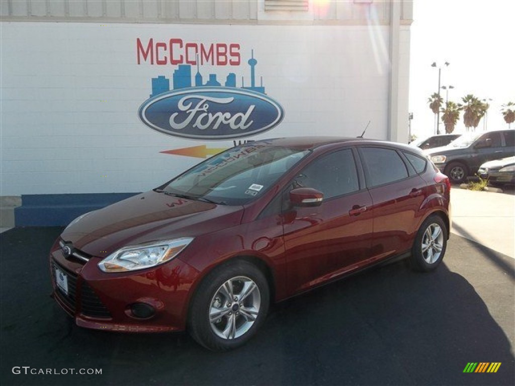 2013 Focus SE Hatchback - Ruby Red / Medium Light Stone photo #2