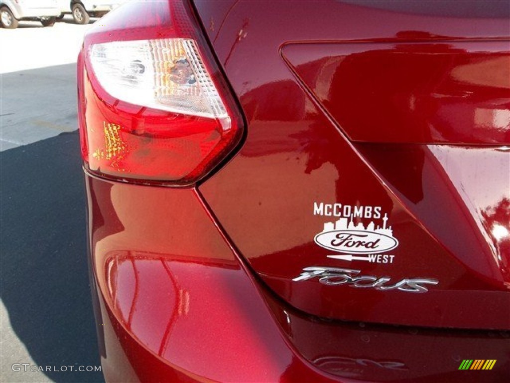 2013 Focus SE Hatchback - Ruby Red / Medium Light Stone photo #6
